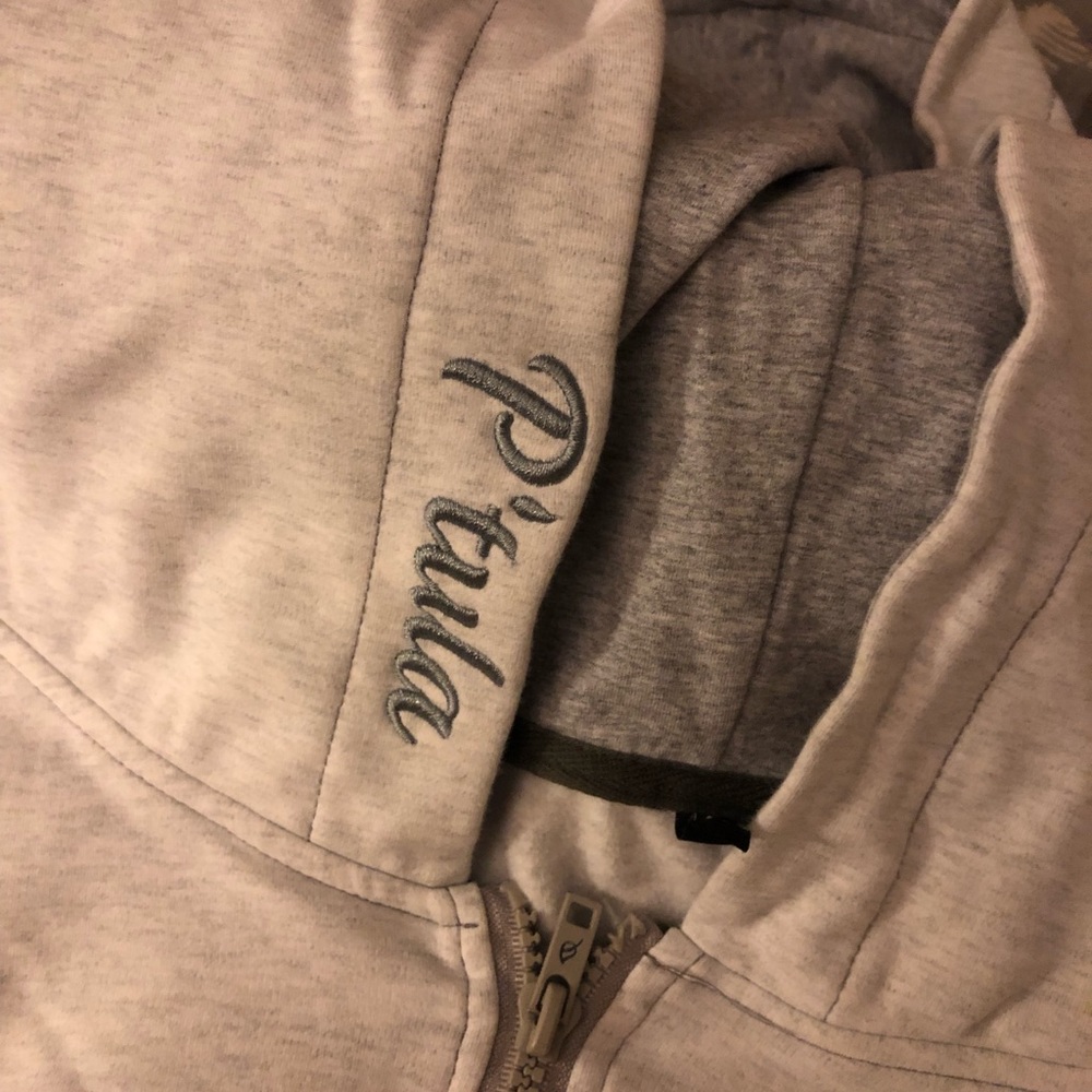 Ptula Eva Chill Out Crop Hoodie